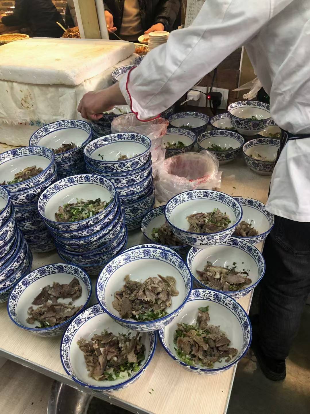 图片[4]-正宗单县羊肉汤羊杂汤小吃配方技术教学主食汤的熬制视频教程-破浪小吃技术网