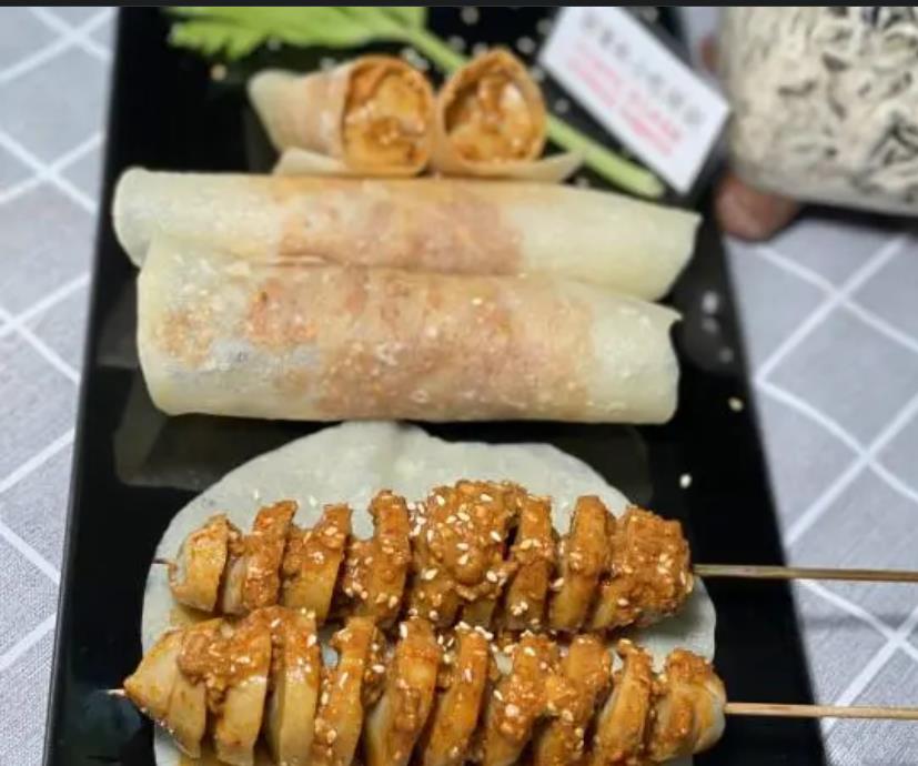 面筋卷饼小吃配方技术烤面筋配方教程技术培训课程的做法商用摆摊创业视频教学-破浪小吃技术网
