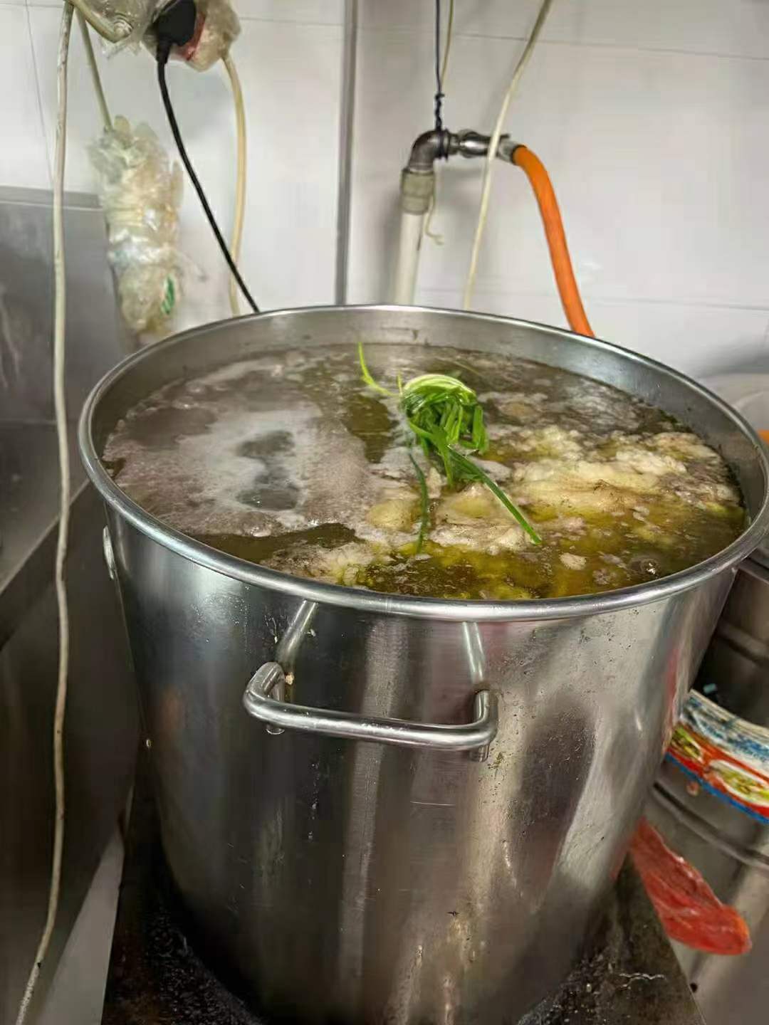 图片[2]-贵州花溪牛肉粉技术小吃配方教程培训摆摊创业美食教程商用摆摊网红小吃高汤配料方法-破浪小吃技术网