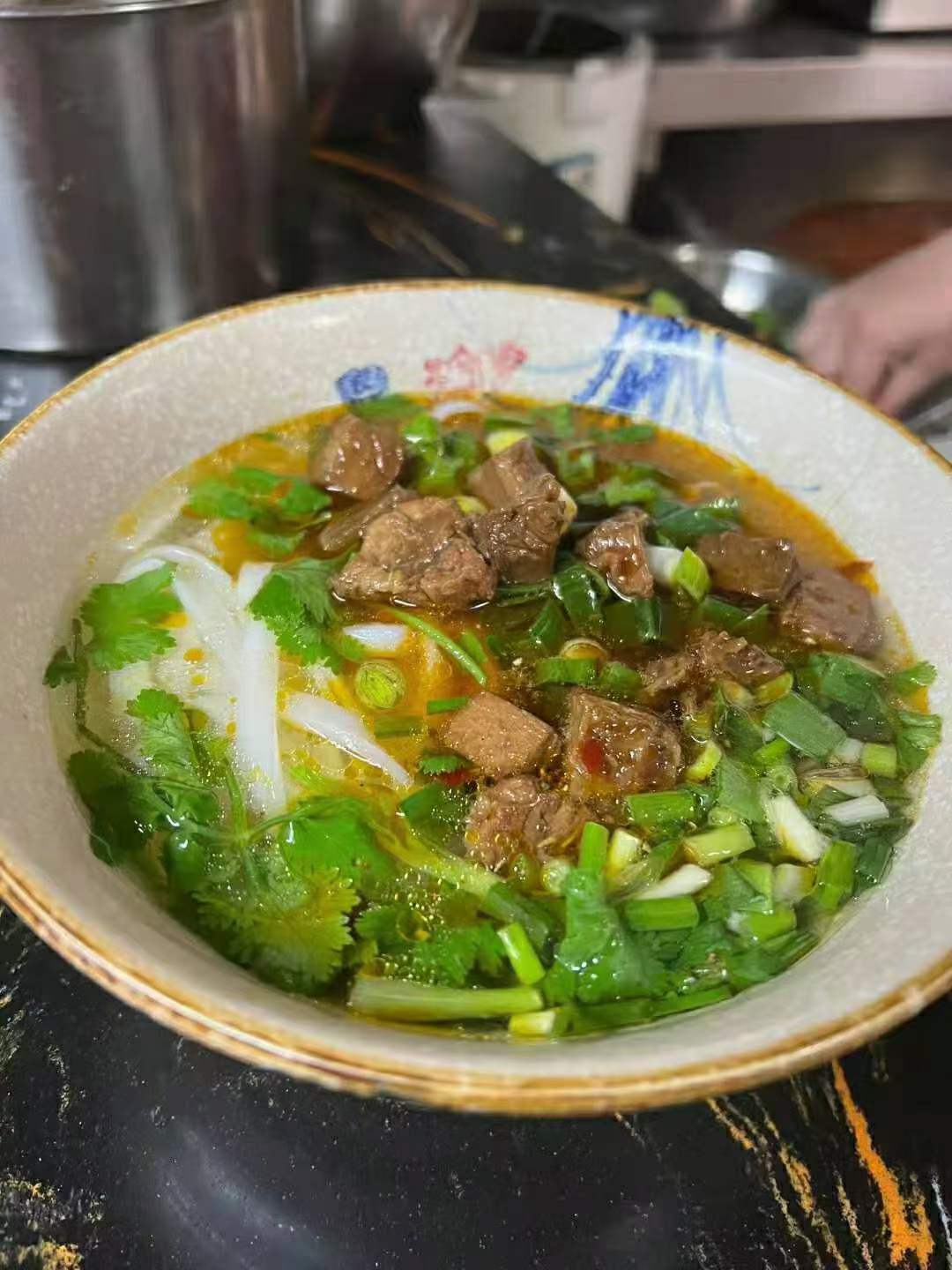 图片[8]-贵州花溪牛肉粉技术小吃配方教程培训摆摊创业美食教程商用摆摊网红小吃高汤配料方法-破浪小吃技术网